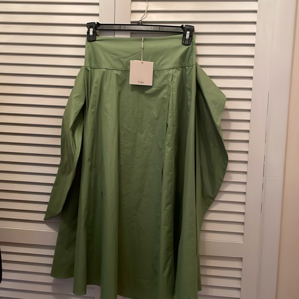 NWT Tibi skirt size 2 removable belt side zipper opening in the front